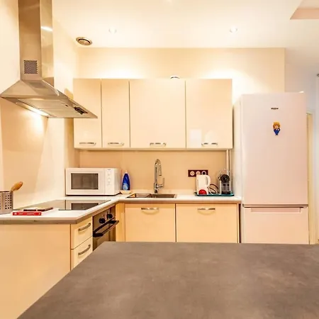 #cq - T2 - Les Antiquaires Apartament